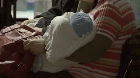 Un bebeluş de patru luni a murit după ce s-a sufocat din cauza unei răceli
