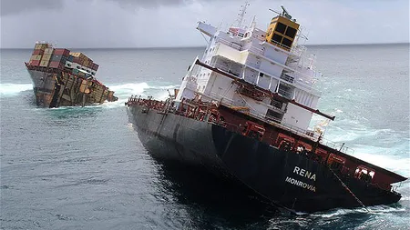 Doi marinari morţi şi opt dispăruţi, în urma coliziunii a două nave în largul Greciei