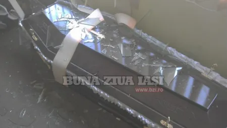 Un avocat din Iaşi a vandalizat o firmă de pompe funebre VIDEO