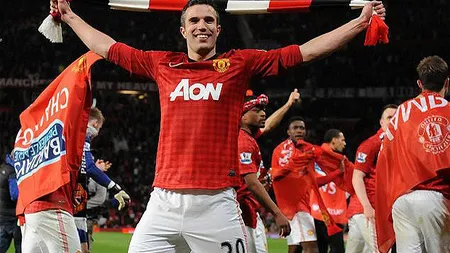 Un vole fabulos al lui Van Persie i-a adus titlul lui United. Englezii spun că e golul sezonului