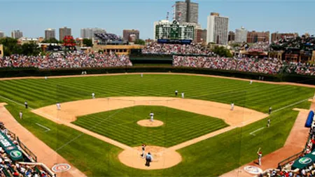 O femeie a MURIT pe un stadion de baseball dintr-un motiv ABSURD. Vezi ce i-a rămas blocat în GÂT