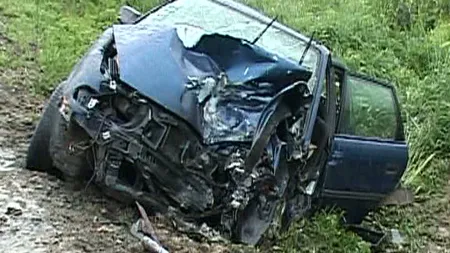 Un şofer grăbit să ajungă la o înmormântare a provocat un grav accident rutier