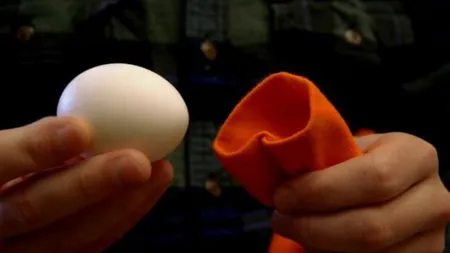 Pare miraculos, dar e un TRUC simplu: Cum să faci omletă fără să spargi ouăle FOTO