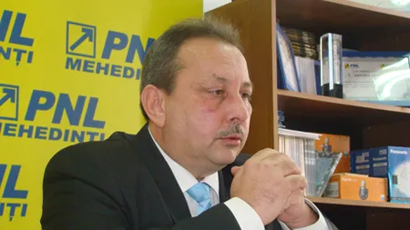 Fostul preşedinte al PNL Mehedinţi, exclus din partid, îl acuză pe Crin Antonescu de trădare