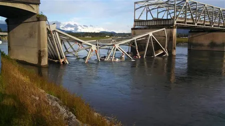 Un pod rutier s-a prăbuşit în Washington, SUA VIDEO