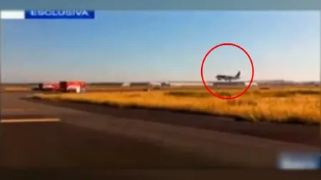 Aterizarea de urgenţă a avionului Wizzair la Roma, surprinsă de camerele de filmat VIDEO