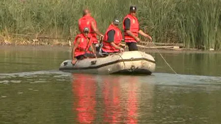 Tragedie pe Jiu. O tânără s-a scăldat în râu şi s-a înecat VIDEO