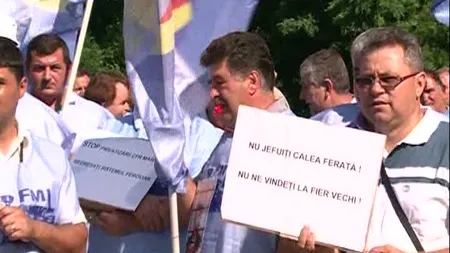 100 de angajaţi ai CFR Marfă au protestat împotriva privatizării companiei