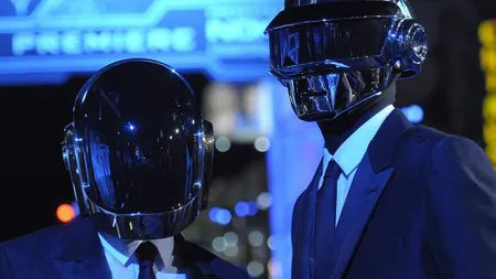 Identitatea membrilor DAFT PUNK a fost DEZVĂLUITĂ din greşeală