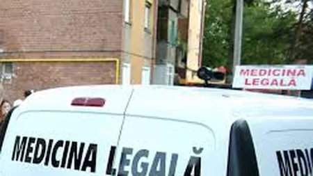O fetiţă de şapte ani a murit după ce a căzut de la etajul trei al unui bloc din Hunedoara