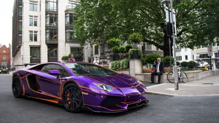 Un Lamborghini fosforescent a fost confiscat de poliţia londoneză. Cui îi aparţinea bolidul VIDEO