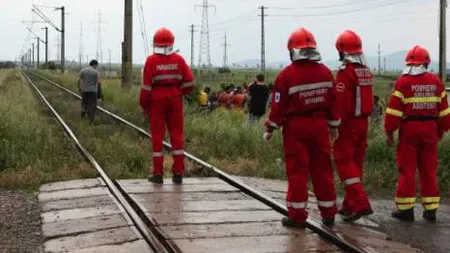 ACCIDENT DEOSEBIT DE GRAV: Un copil în COMĂ, după ce maşina în care se afla a fost lovită de tren