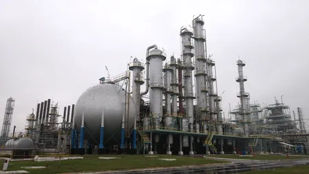 Guvernul a propus companiei petroliere azere de stat SOCAR să preia combinatul Oltchim