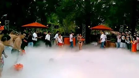 Petrecere cu final DEZASTRUOS, după ce în piscină a fost introdus NITROGEN LICHID VIDEO