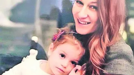 Raluca Sandu va pleca definitiv din România cu fetiţa ei