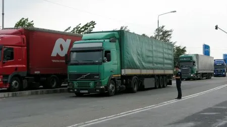 Coadă de TIR-uri în Vama Nădlac, din cauza unor probleme tehnice