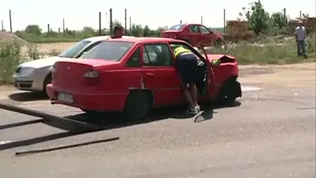 Accident provocat de un poliţist pe Centura Capitalei. Cinci persoane sunt rănite
