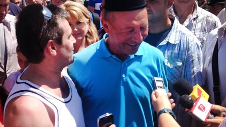 Băsescu, la sărbătoarea ciobanilor din Jina. 