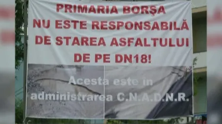 Metoda originală folosită de o primărie pentru a scăpa de cetăţenii nemulţumiţi de drumuri VIDEO