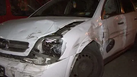 CURSĂ INFERNALĂ cu un şofer de 16 ani, în Deva. Cinci maşini au fost grav avariate VIDEO