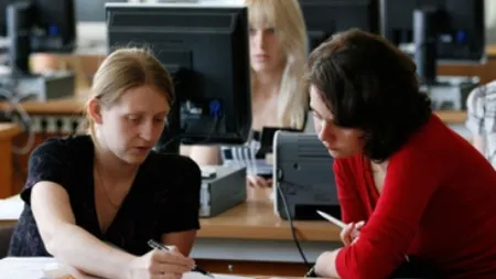 Examenul de DEFINITIVARE 2013: Peste 32% dintre dascăli au luat note peste 8, în Hunedoara