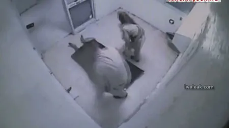 Un deţinut american a fost lăsat să moară cu zile în celula lui. Nu i s-a dat nici apă să bea VIDEO