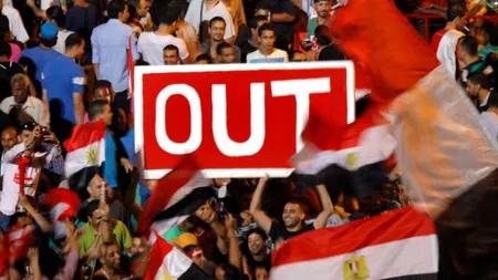 Tensiune în Egipt: Armata îl somează pe preşedintele ţării să rezolve divergenţele cu protestatarii