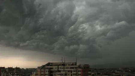 Nu scăpăm de ploi, grindină şi descărcări electrice. Vezi PROGNOZA METEO pe URMĂTOARELE ZILE