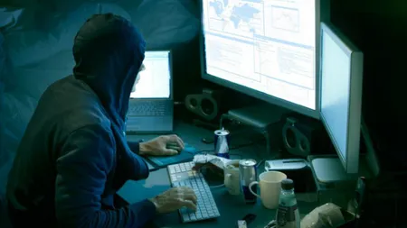 Un hacker român periculos a fost lăsat să părăsească România