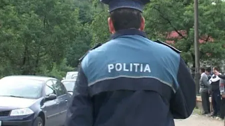 Poliţist prins BĂUT în timpul serviciului. Superiorii săi au deschis o anchetă