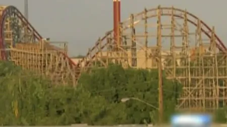 ACCIDENT CUMPLIT într-un parc de distracţii: O femeie a murit după ce a căzut dintr-un rollercoaster