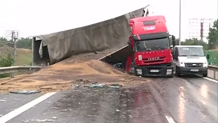 TIR răsturnat pe A2, între Feteşti şi Cernavodă. Traficul este ÎNGREUNAT