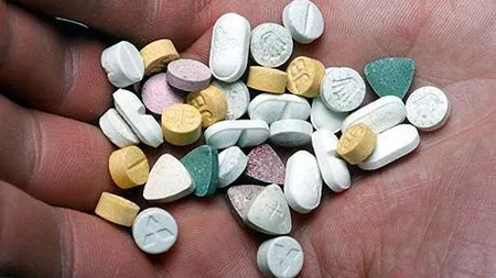 Traficanţi de ecstasy, arestaţi preventiv în Capitală