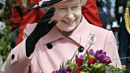 Limuzina Reginei Elisabeta a II-a, scoasă la licitaţie FOTO