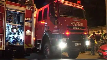 PANICĂ într-un bloc din Timişoara. Un apartament a fost cuprins de incendiu VIDEO