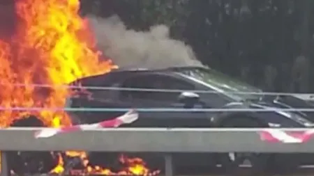 Un bolid în flăcări a provocat haos pe o autostradă din Marea Britanie VIDEO