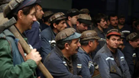 Minerii de la Lonea care au protestat în subteran, AMENDAŢI