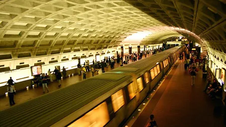 O femeie din Statele Unite a născut pe peronul unei staţii din Washington
