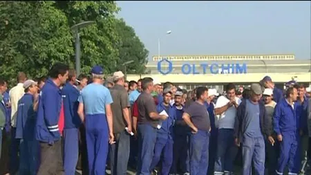 O sută de angajaţi ai Oltchim Râmnicu Vâlcea au protestat faţă de neplata salariilor