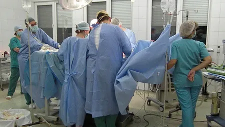 Medicii din Târgu Mureş au realizat, în PREMIERĂ NAŢIONALĂ, un transplant de grefă