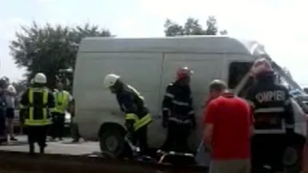 Victima unui accident rutier din Bacău a fost uitată într-o dubă VIDEO