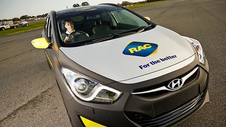 Maşina inteligentă care încetineşte când şoferul nu este atent, prezentată în Australia