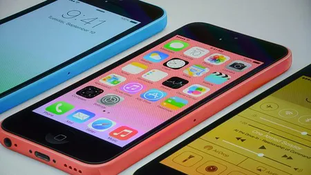 Apple a lansat iPhone 5S şi iPhone 5C: Îi poţi cere lui Siri să îţi spună când Lady Gaga postează pe Twitter