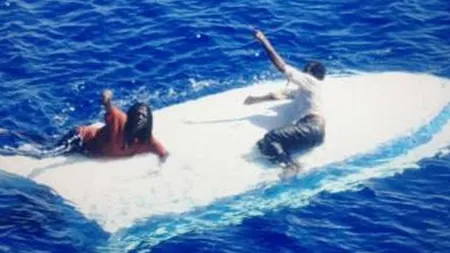 Ăsta da noroc! Doi pescari au scăpat cu viaţă după ce au stat 8 zile în mijlocul rechinilor