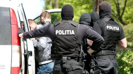 Un român acuzat în Italia de trafic de persoane şi proxenetism, prins la Arad