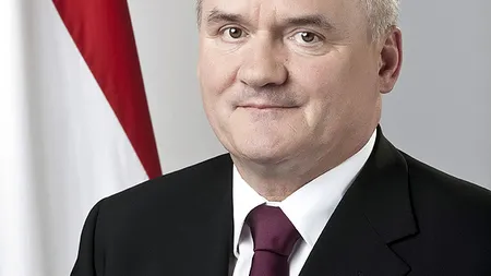 Ministrul ungar al Apărării Csaba Hende, spitalizat în urma unui accident rutier
