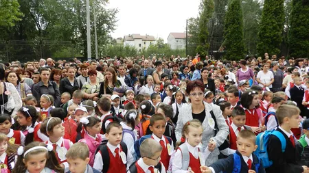 Deschiderea anului şcolar 2013 - 2014, prilej bun pentru O ZI LIBERĂ la Camera Deputaţilor