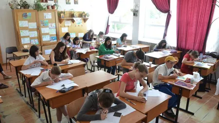 Profesorii, invitaţi să participe la elaborarea subiectelor pentru examenele naţionale