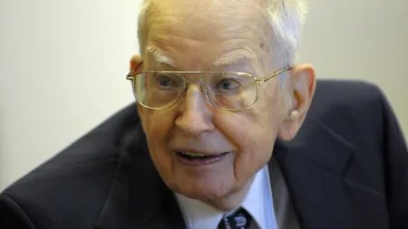 Laureatul Premiului Nobel pentru Economie Ronald Coase a murit la vârsta de 102 ani
