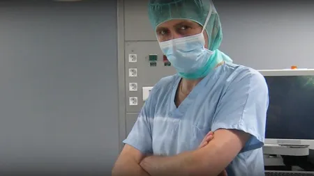 Într-un sistem cu pulsul în cădere liberă, un medic român se întoarce în România şi demonstrează că se poate